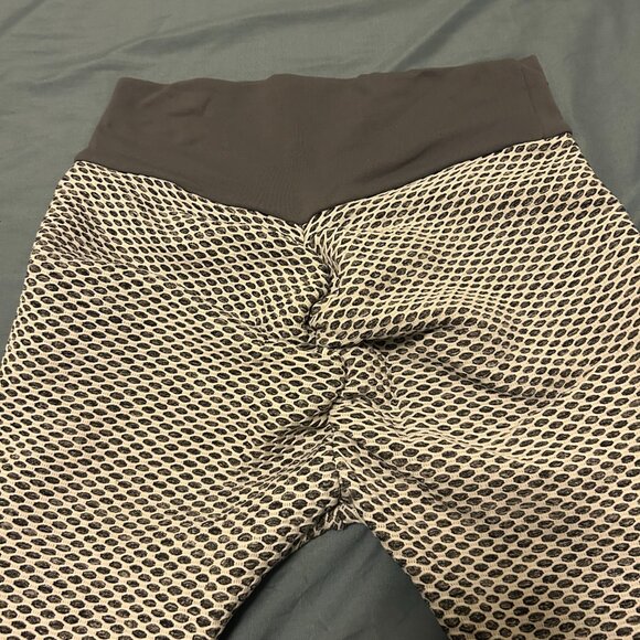 Tiktok Scrunched booty leggings - Picture 3 of 3